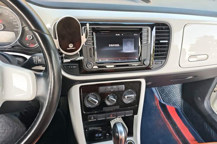 Used Volkswagen Beetle 2017 180TSI Yile Edition Audio And AC Panel