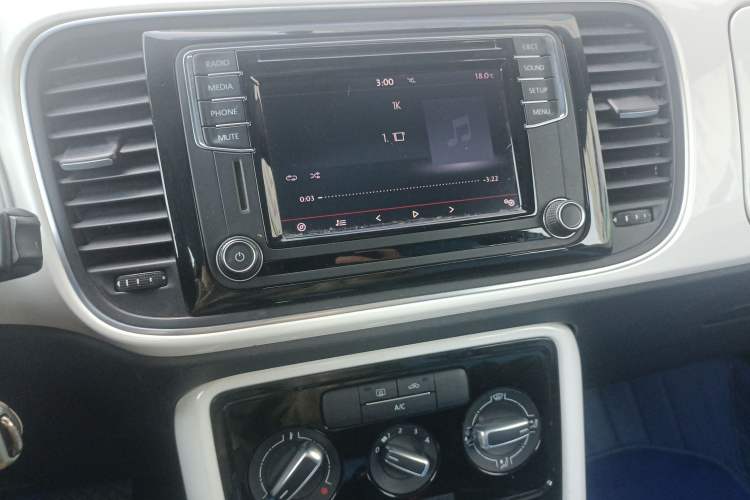 Used Volkswagen Beetle 2017 180TSI Yile Edition Audio And AC Panel