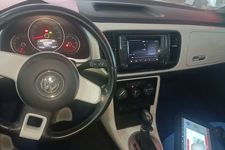Used Volkswagen Beetle 2017 180TSI Yile Edition Center Console