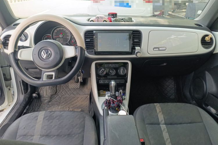 Used Volkswagen Beetle 2017 180TSI Shangle Edition Center Console
