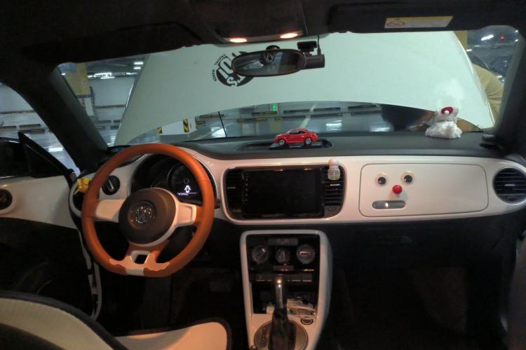 Used Volkswagen Beetle 2017 180TSI Yile Edition Center Console
