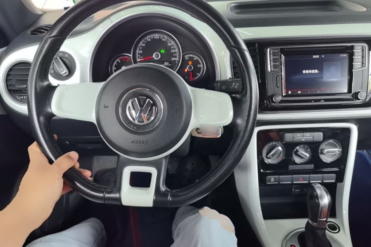 Used Volkswagen Beetle 2017 180TSI Yile Edition Center Console