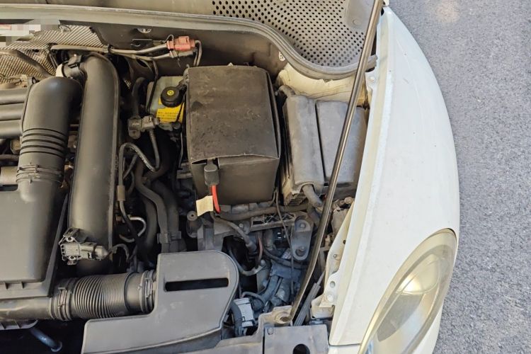 Used Volkswagen Beetle 2017 180TSI Yile Edition Engine Bay Left