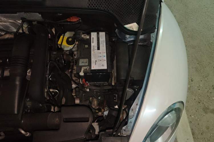 Used Volkswagen Beetle 2017 180TSI Yile Edition Engine Bay Left