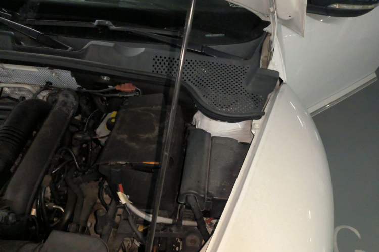 Used Volkswagen Beetle 2017 180TSI Yile Edition Engine Bay Left