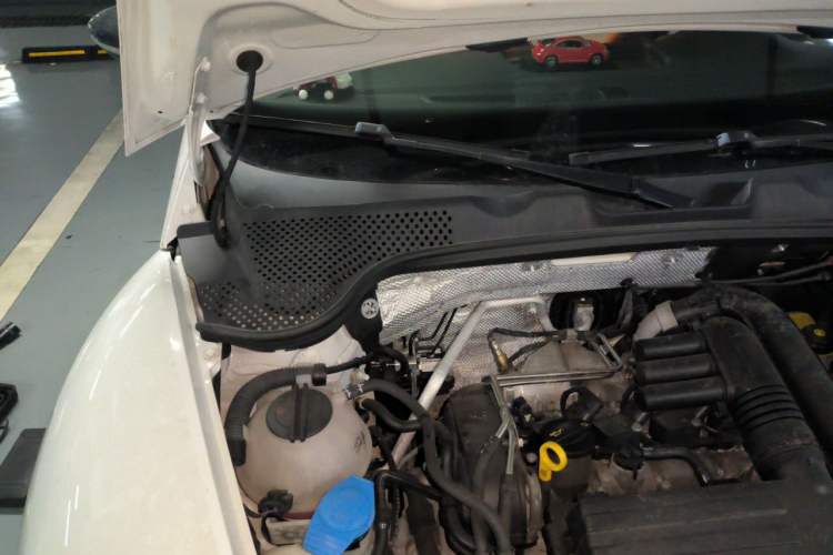 Used Volkswagen Beetle 2017 180TSI Yile Edition Engine Bay Right