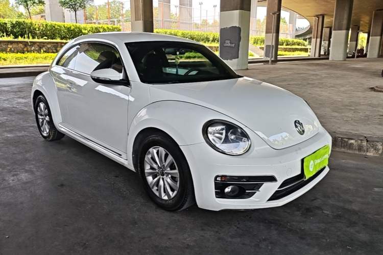 Used Volkswagen Beetle 2017 180TSI Yile Edition Front Right 45 Deg