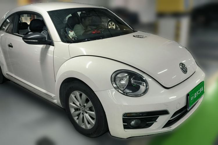 Used Volkswagen Beetle 2017 180TSI Yile Edition Front Right 45 Deg