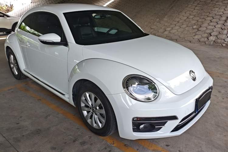 Used Volkswagen Beetle 2017 180TSI Yile Edition Front Right 45 Deg