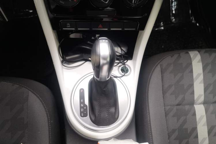 Used Volkswagen Beetle 2017 180TSI Yile Edition Gear Lever