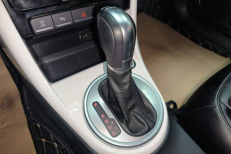 Used Volkswagen Beetle 2017 180TSI Shangle Edition Gear Lever