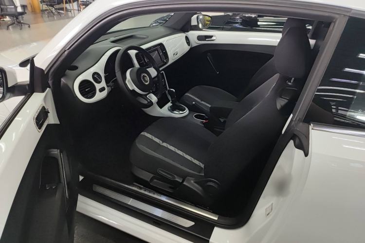 Used Volkswagen Beetle 2017 180TSI Yile Edition Interior 2