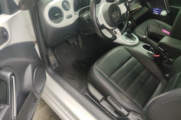 Used Volkswagen Beetle 2017 180TSI Yile Edition Interior 3
