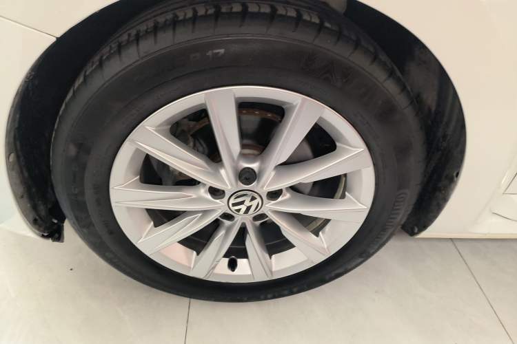 Used Volkswagen Beetle 2017 180TSI Shangle Edition Left Front Wheel Hub
