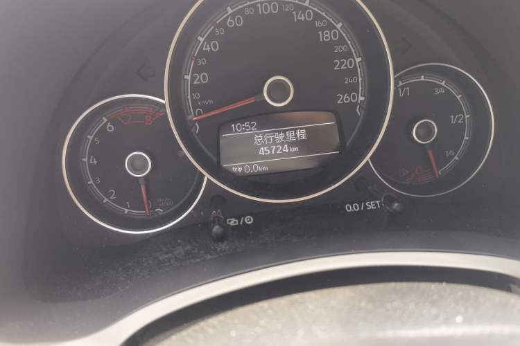 Used Volkswagen Beetle 2017 180TSI Yile Edition Odometer Close Up