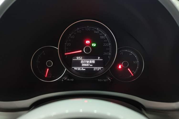 Used Volkswagen Beetle 2017 180TSI Yile Edition Odometer Close Up