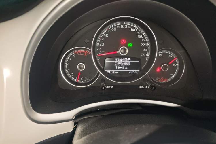 Used Volkswagen Beetle 2017 180TSI Yile Edition Odometer Close Up