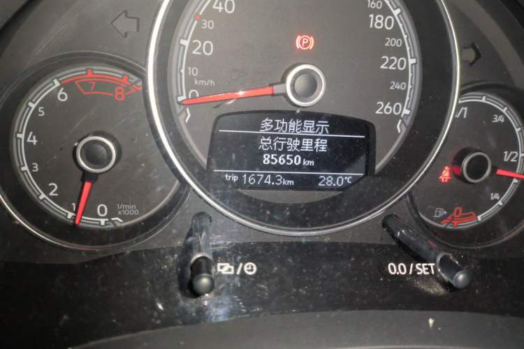 Used Volkswagen Beetle 2017 180TSI Yile Edition Odometer Close Up