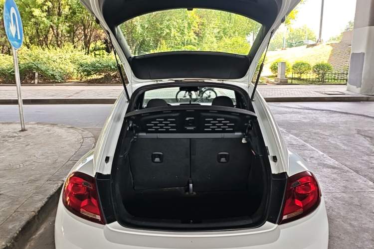 Used Volkswagen Beetle 2017 180TSI Yile Edition Trunk