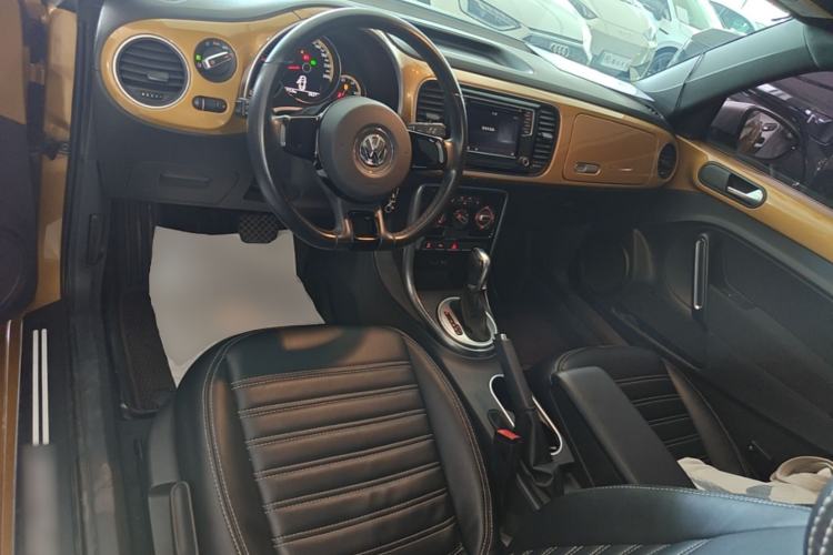 Used Volkswagen Beetle 2017 180TSI Dune Off-Road Edition Center Console