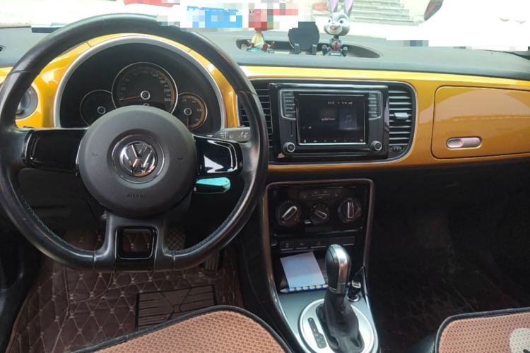 Used Volkswagen Beetle 2017 180TSI Dune Off-Road Edition Center Console