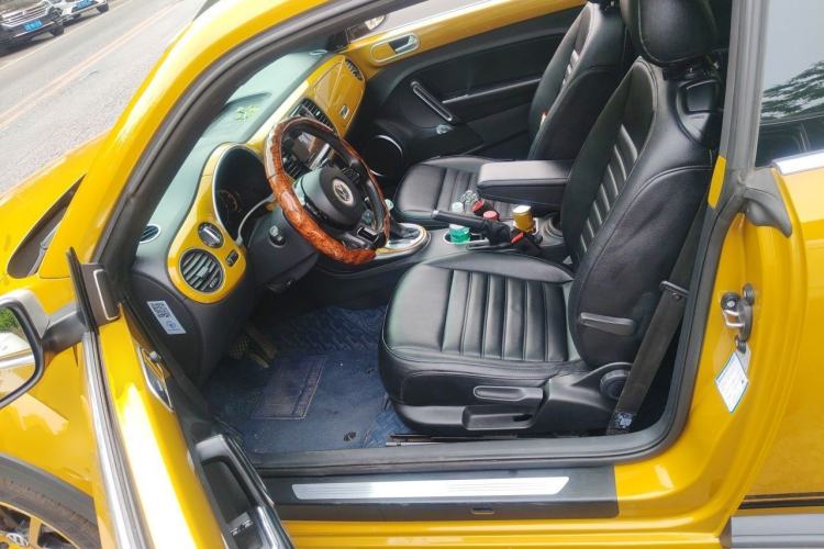 Used Volkswagen Beetle 2017 280TSI Dune Off-Road Edition Left Front Seat