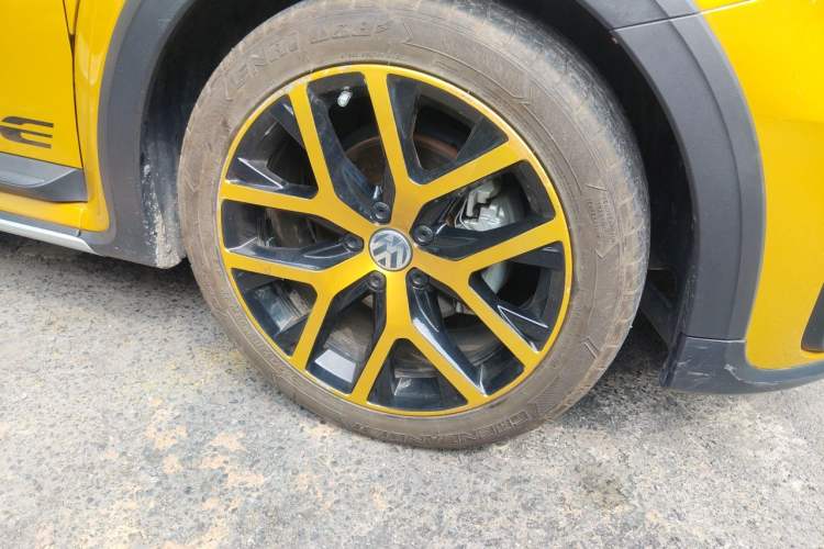 Used Volkswagen Beetle 2017 280TSI Dune Off-Road Edition Right Front Wheel Hub
