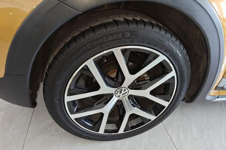 Used Volkswagen Beetle 2017 180TSI Dune Off-Road Edition Right Rear Wheel Hub