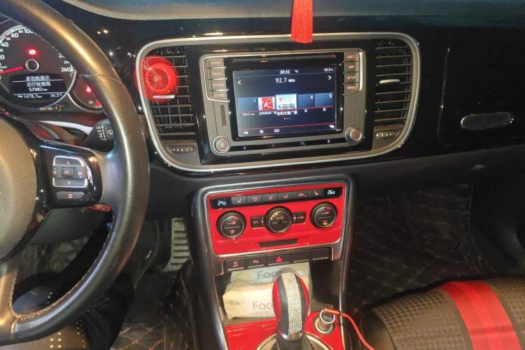 Used Volkswagen Beetle 2018 280TSI Zongle Model Audio And AC Panel