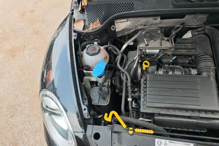 Used Volkswagen Beetle 2018 180TSI Yile Model Engine Bay Right