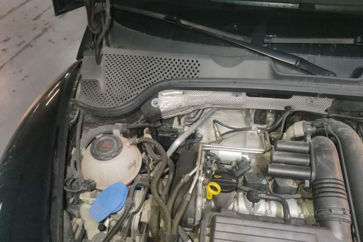 Used Volkswagen Beetle 2018 280TSI Zongle Model Engine Bay Right