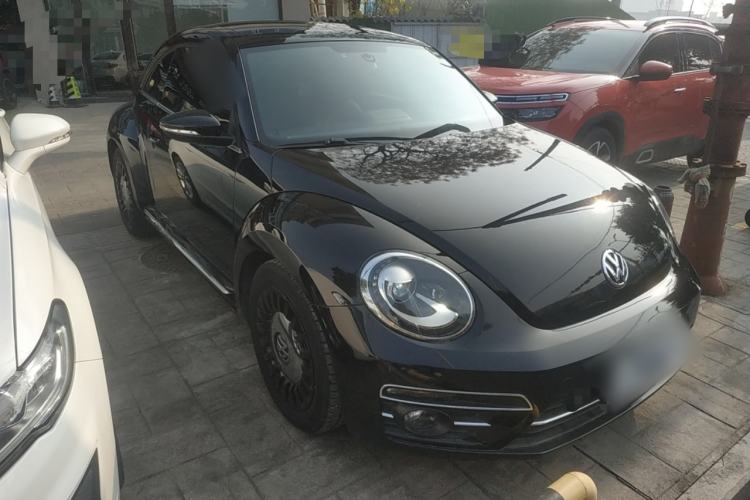 Used Volkswagen Beetle 2018 180TSI Joyful Orange Edition Front Right 45 Deg