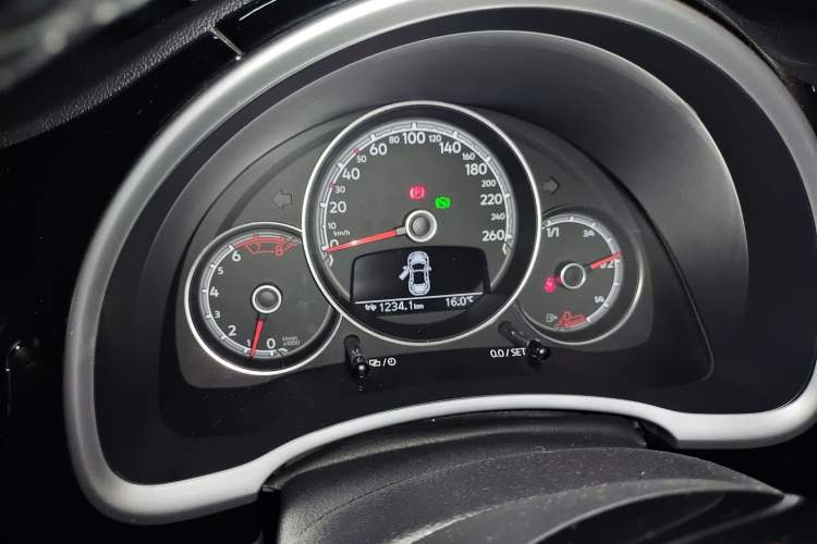 Used Volkswagen Beetle 2018 280TSI Zongle Model Instrument Cluster
