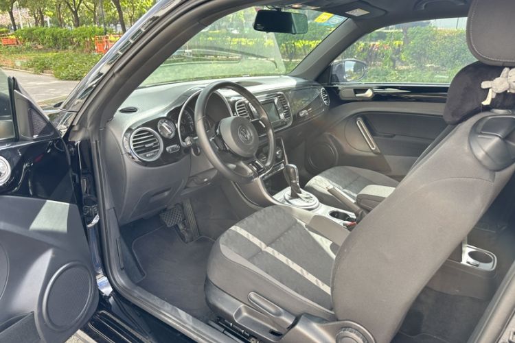 Used Volkswagen Beetle 2018 180TSI Yile Model Interior 4