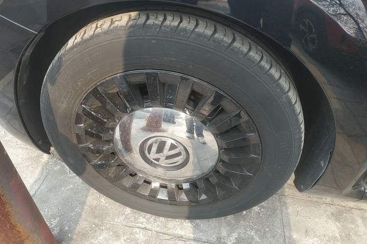 Used Volkswagen Beetle 2018 180TSI Joyful Orange Edition Left Front Wheel Hub