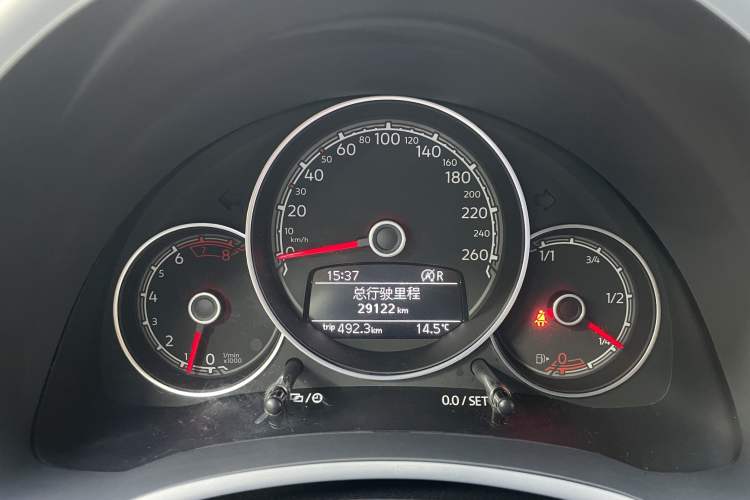Used Volkswagen Beetle 2018 180TSI Yile Model Odometer Close Up