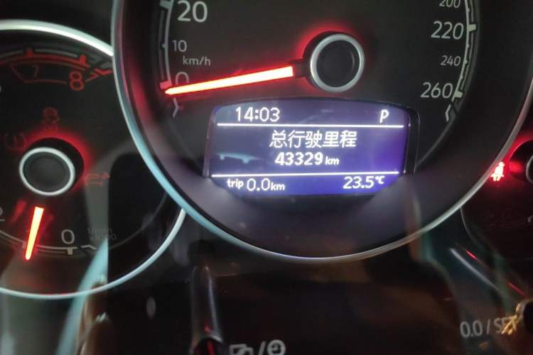 Used Volkswagen Beetle 2018 280TSI Zongle Model Odometer Close Up