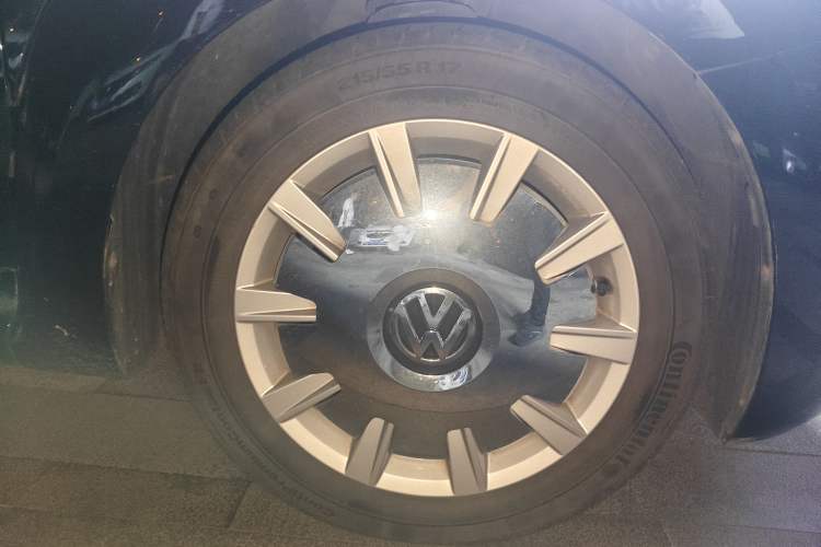 Used Volkswagen Beetle 2018 280TSI Zongle Model Right Front Wheel Hub