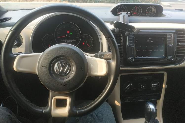 Used Volkswagen Beetle 2018 180TSI Joyful Orange Edition Steering Wheel