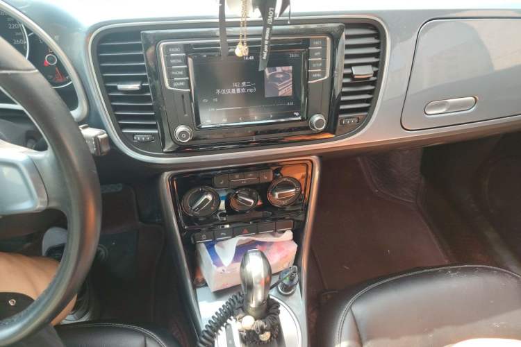 Used Volkswagen Beetle 2018 180TSI Shangle Model Audio And AC Panel