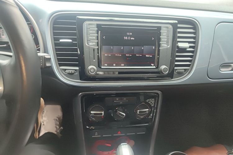 Used Volkswagen Beetle 2018 180TSI Yile Model Audio And AC Panel