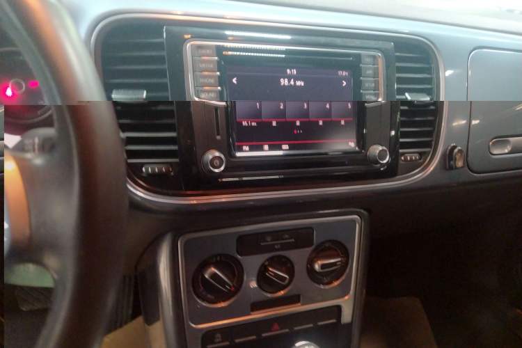Used Volkswagen Beetle 2018 180TSI Yile Model Audio And AC Panel