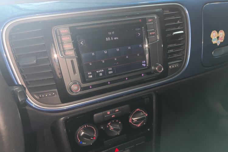 Used Volkswagen Beetle 2018 180TSI Yile Model Audio And AC Panel