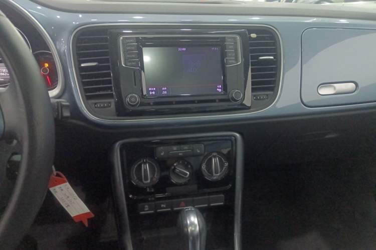 Used Volkswagen Beetle 2018 180TSI Shangle Model Audio And AC Panel