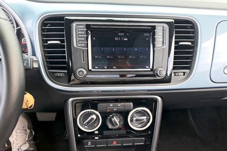 Used Volkswagen Beetle 2018 180TSI Yile Model Audio And AC Panel