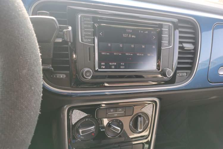 Used Volkswagen Beetle 2018 180TSI Yile Model Audio And AC Panel