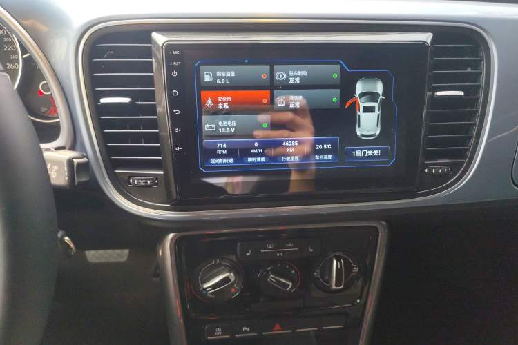 Used Volkswagen Beetle 2018 180TSI Shangle Model Audio And AC Panel