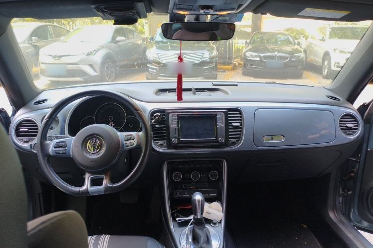 Used Volkswagen Beetle 2018 280TSI Zongle Model Center Console