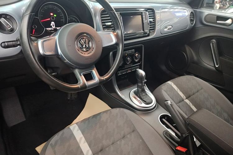 Used Volkswagen Beetle 2018 180TSI Yile Model Center Console