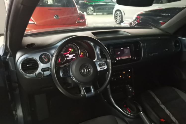 Used Volkswagen Beetle 2018 280TSI Zongle Model Center Console